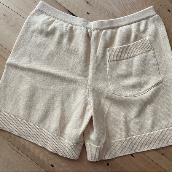 Elegant Cream High Waist Women's Shorts - Picture 3 of 4